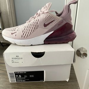 Nike W Air Max  270 women Size 7.5 - Rose in Color